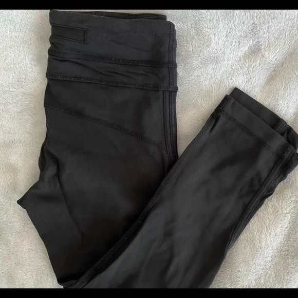 Lululemon 3/4 leggings - Picture 2 of 2